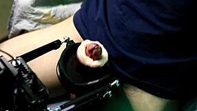 Super masturbation machine with powerful moans from cute bodybuilder