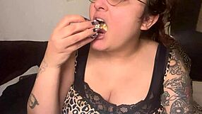 I love the fetish of her sexy mouth crunching popcorn backstage