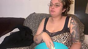 I love the fetish of her sexy mouth crunching popcorn backstage