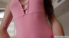 ميغان الجميلة كسها العصير بيتم نكه جامد؟