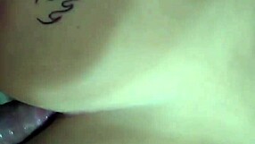 Depois que fui filmada no banho dei o cuzinho de 4 bem gostoso pro safado!