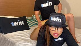 Kolumbijska latina pieprzona dużym kutasem z bliska