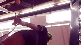 culona en el supermercado