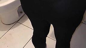 Contrato Una Empleada De Limpieza Y La Muy Zorra Viene Con Leggins Transparentes Y Un Hilo