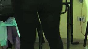 Contrato Una Empleada De Limpieza Y La Muy Zorra Viene Con Leggins Transparentes Y Un Hilo