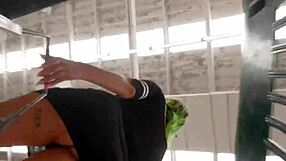 culona en el supermercado