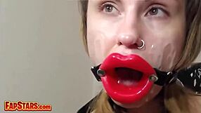 no gag reflex in this webcam blowjob show