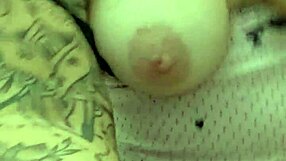 Ruivinha Gostosa Showing Off Her Breasts and Pink Bucetinha