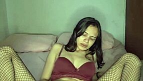 Fodendo compulsivamente minha buceta at� eu virar uma vagabunda cremosa.