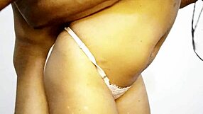 אני חורת את הכוס העגלגלה הזאת כל כך עמוק נכון?