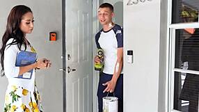 Успокоявам фрустрираната MILF от съседната врата