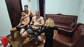 Amigos foram jogar video game e acabou em sexo e putaria