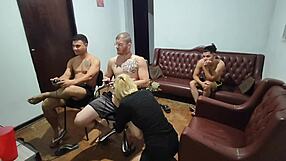 Amigos foram jogar video game e acabou em sexo e putaria