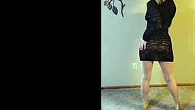 Scarlettraven performs a casual striptease as a young housewife in homemade setting