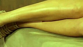 italian milf model arianna espen reveals her tight body