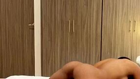 Nysdel latina fofa monta pau preto grande e engole gozo do casal amador