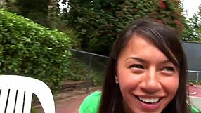 Threesome latina montok jilat memek doggy di lapangan tenis