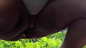 Crente Casada Mijando Na Rua