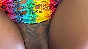 Hej, ova vruća velika guza kučka prima veliki crni kurac duboko u mokru pičku