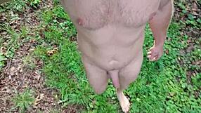 Kocok batang gergasi pancut dua beban di hutan luar