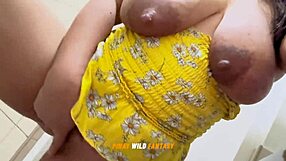 libog na libog na ang inyong tita emma lamas muna malaking suso at sinalsal ang mabuhok at masikip na kiffy - gusto mo bang makatikim