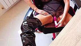 She Says, 'Watch Me Touch Myself at Work'