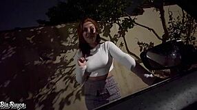 Πόρνη και πιστός μοιράζονται υπαίθριο γαμήσι με μεγάλο πούτσο