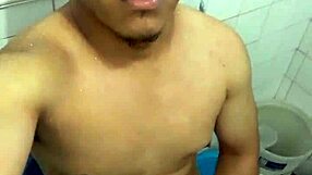 teen masturbating alone with cumshot in amateur video