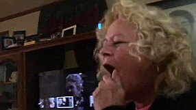 Giving That Good Head To This Milf In A Bold Blowjob Session