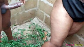 Hei, o fut pe fata asta cu cur alb mare într-o clădire neterminată, super fierbinte!