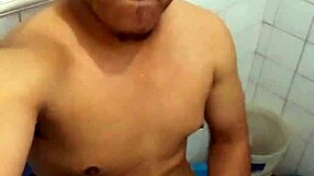 teen masturbating alone with cumshot in amateur video