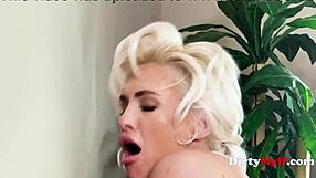 Îmi place nevasta mea infidelă în corset