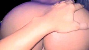 i'm enjoiying lustfully with a freind in a hotel room in mexcio city