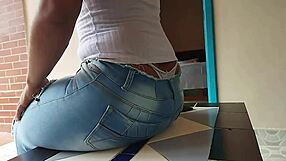 Que tesão fugir com o sobrinho postiço dando boquete fundo pra ele