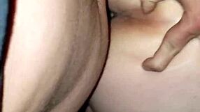 Gravid rødhåret bestemor MILF får fitta slikt til creampie