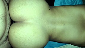 ricas metidas de pene a latina culona de barrio me corro sobre su vagina la mas deseada del barrio acabo con mi polla adentro