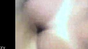 Vagninho pakt geile novinha van achteren doggy!