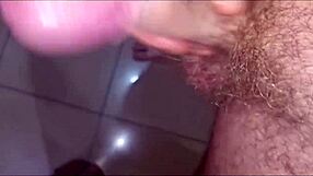 Amatoriale italiano - sborrata in vacanza con un cazzo enorme