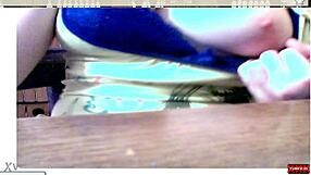 Teen Amateur Webcam Girl Performs Sex