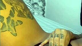 Tati Zaqui Na Siririca: Softcore Solo