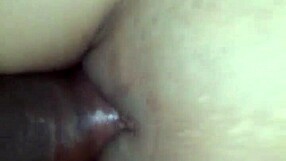 Le Encanta Cerrar Las Piernas