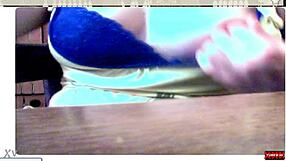 Teen Amateur Webcam Girl Performs Sex