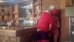 Brune milf se fait baiser en levrette avec doigter