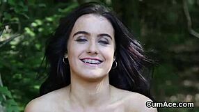 Hot Babe Sucking Jizz In Blowbang Or Getting Facial?