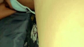 Amiga recibe una follada dura mientras viene su novio