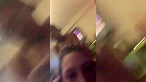 Tetovirana emo lepotica dobija backshots i se podvaja