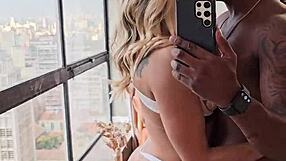 Dei gostoso no pelo minha raba para o neg�o dotado ele n�o aguento e gozou dentro