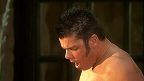 Mature mora succhia cazzo e si fa sfondare all'aperto per sborrata facciale