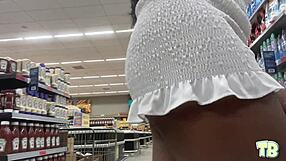 Sexy Latina Gets Eaten Out In Outdoor Market Depot