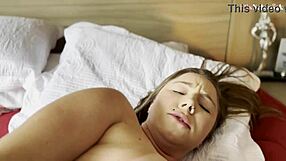 Loira Safada Adora Brinquedinhos no Cuzinho